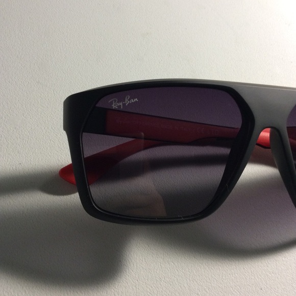 Ray Ban x Ferrari Collection - Picture 4 of 9
